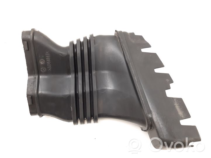 Audi RS6 C6 Parte del condotto di aspirazione dell'aria 4F0129906A