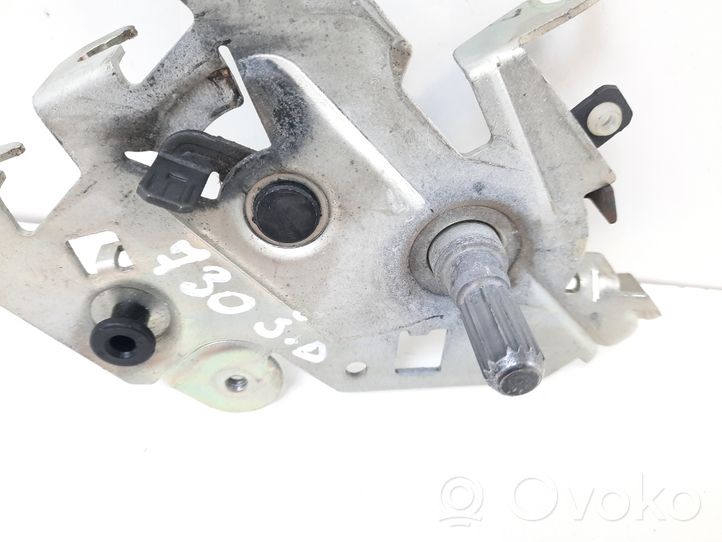 Opel Vivaro Sliding door lock 93451791