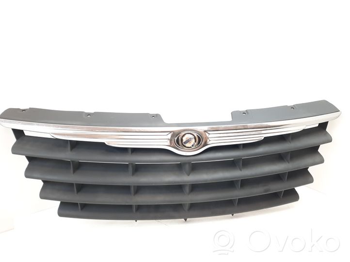 Chrysler Voyager Grille calandre supérieure de pare-chocs avant 04857960AA