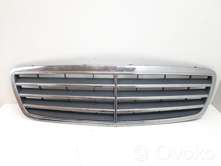 Mercedes-Benz C W203 Grille de calandre avant A2038800123