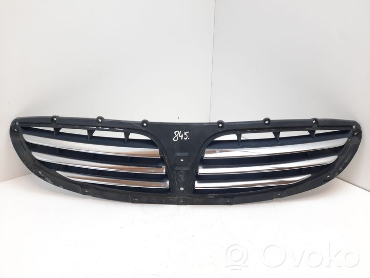 SsangYong Kyron Grille calandre supérieure de pare-chocs avant 7945109000