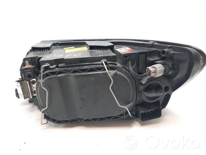 Volvo V50 Lampa przednia 30744682