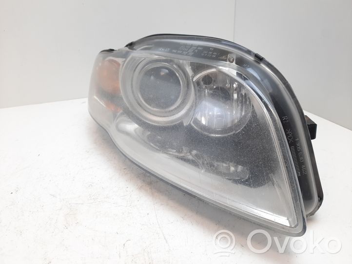 Audi A4 S4 B7 8E 8H Lampa przednia 8E0941004