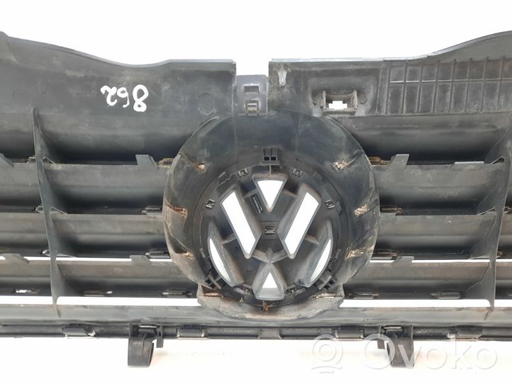 Volkswagen PASSAT B5.5 Etupuskurin ylempi jäähdytinsäleikkö 3B0853651L