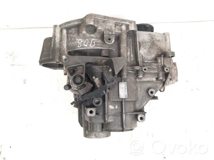 Volkswagen PASSAT B7 Manual 6 speed gearbox NFU