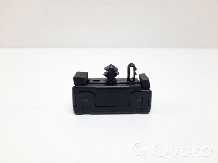 Audi e-tron Radio antena 5B4035510