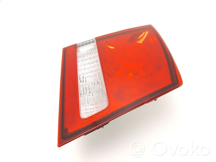 Fiat Freemont Lampy tylnej klapy bagażnika 68078517AE