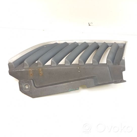 Mitsubishi L200 Maskownica / Grill / Atrapa górna chłodnicy MN142328