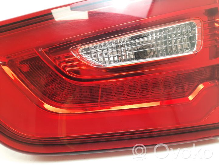 KIA Optima Tailgate rear/tail lights 924042T6