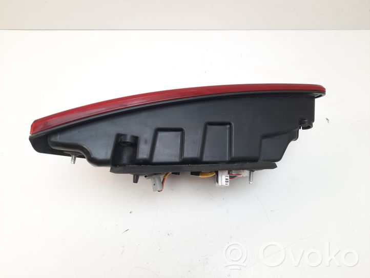 KIA Optima Lampy tylnej klapy bagażnika 924042T6