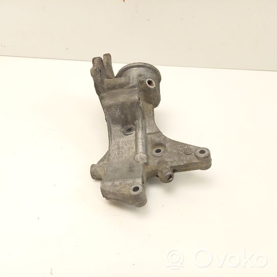 Skoda Rapid (NH) Support de filtre à huile 03F903143H