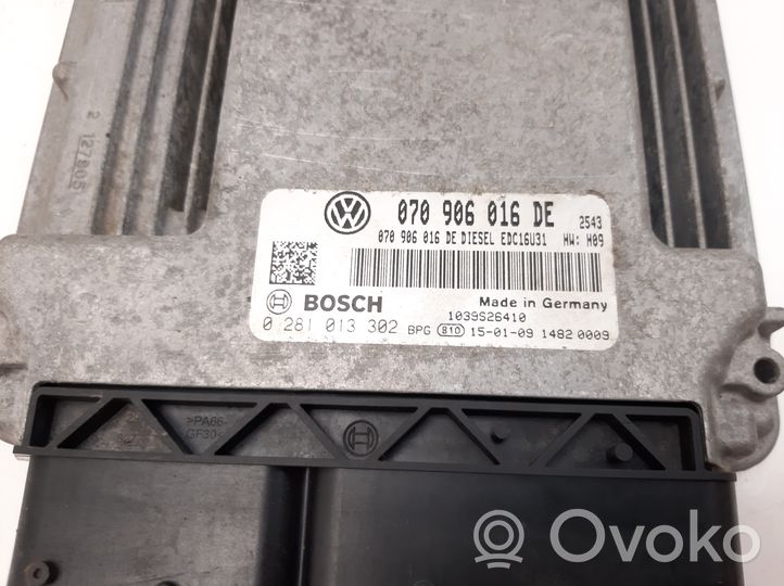 Volkswagen Touareg I Calculateur moteur ECU 070906016DE