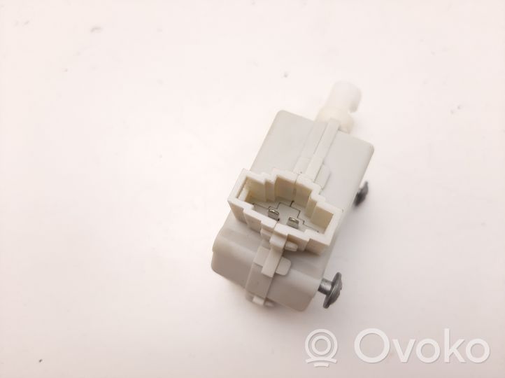 Volkswagen PASSAT B7 Fuel tank cap lock motor 3AA010773