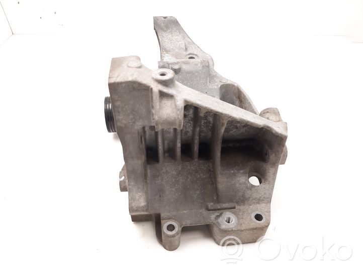 BMW X1 E84 Supporto del generatore/alternatore 7802639