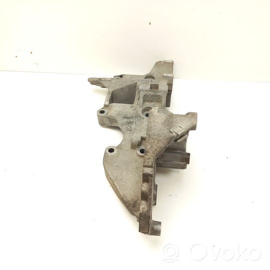 Volkswagen PASSAT B6 Generator/alternator bracket 03L903139D