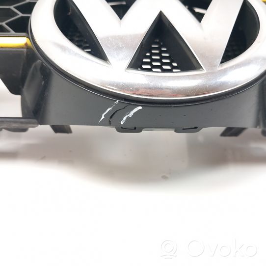 Volkswagen Golf VI Griglia superiore del radiatore paraurti anteriore 5K0853651C