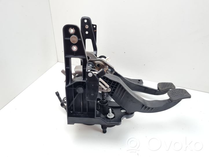 Opel Zafira C Brake pedal 