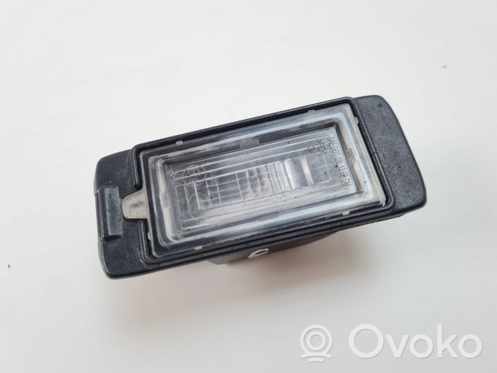 Opel Zafira C Lampa oświetlenia tylnej tablicy rejestracyjnej 13578958