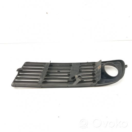 Audi A6 S6 C5 4B Grille antibrouillard avant 4B0807682M