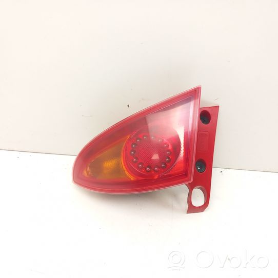 Seat Leon (1P) Lampy tylnej klapy bagażnika 98207100