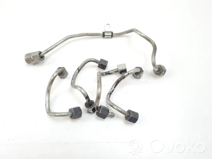 Volvo S90, V90 Fuel injector supply line/pipe 