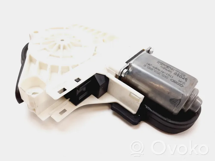 Audi A8 S8 D4 4H Front door window regulator motor 942886100