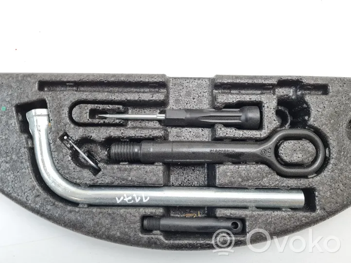 Audi A8 S8 D4 4H Tool set 4H0012110