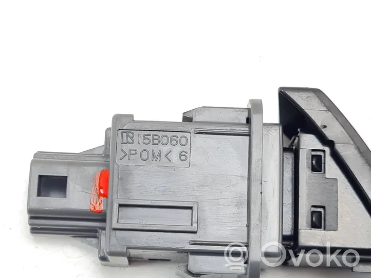 Toyota Verso Botón interruptor de luz de peligro 15B060