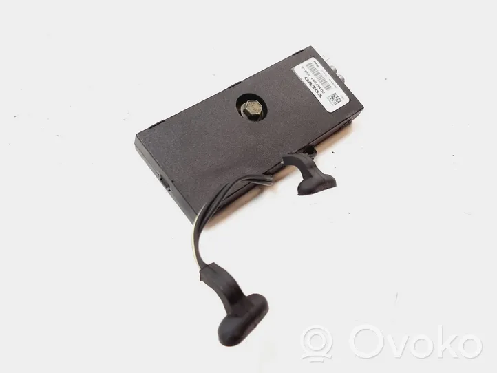 Volvo S80 Antenos stiprintuvas 30657861