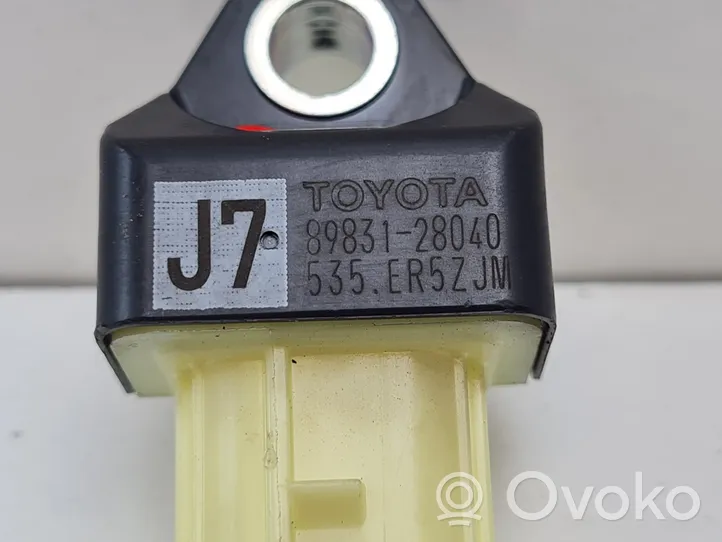 Toyota Prius (XW50) Sensore d’urto/d'impatto apertura airbag 8983128040