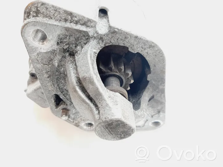 Opel Vivaro Starter motor 233000106R