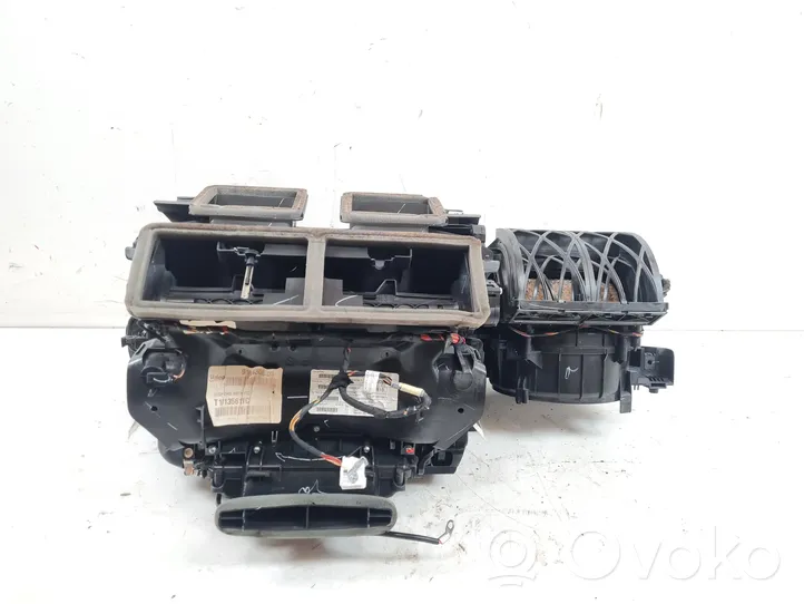 BMW X3 F25 Salono oro mazgo komplektas 9184306