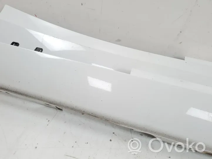 BMW 2 F22 F23 Sill 93120421