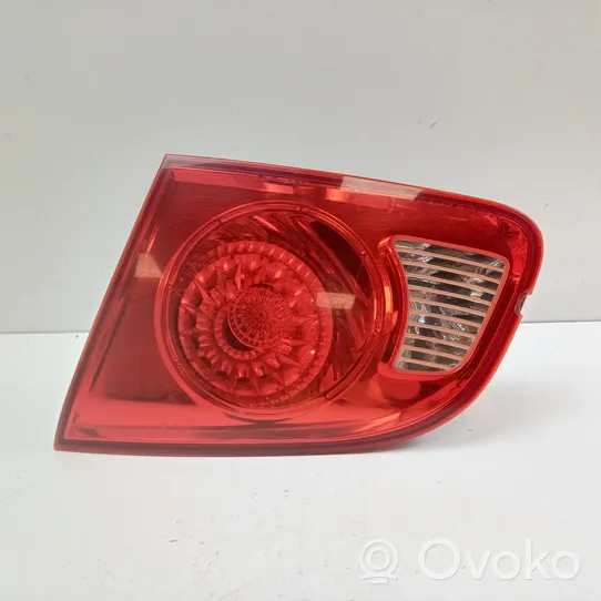 Hyundai Santa Fe Lampy tylnej klapy bagażnika 924062B000