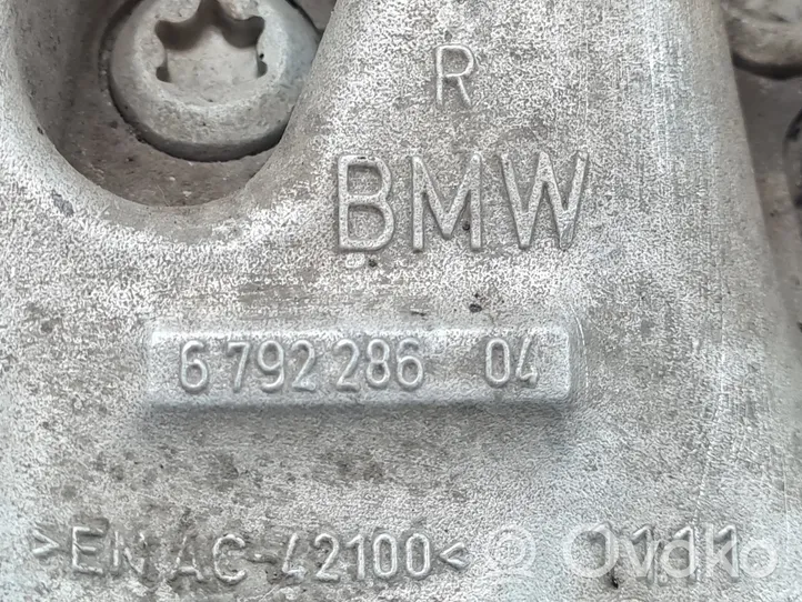 BMW 2 F22 F23 Piasta koła przedniego 6792286