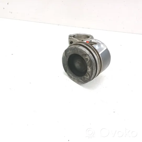 Toyota Avensis T250 Piston avec bielle 