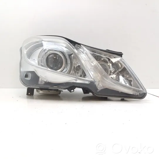 Mercedes-Benz E C207 W207 Lampa przednia A2078203661