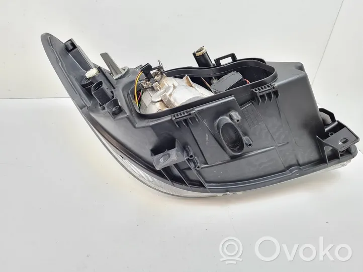 Mercedes-Benz Sprinter W906 Lampa przednia A9068200161