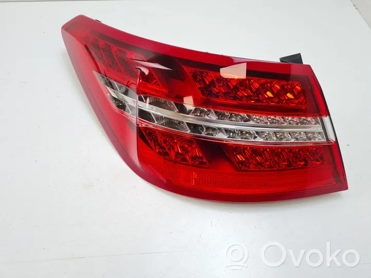 Mercedes-Benz E C207 W207 Lampa tylna A2078200164