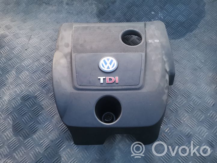 Volkswagen Golf IV Moottorin koppa 038103925