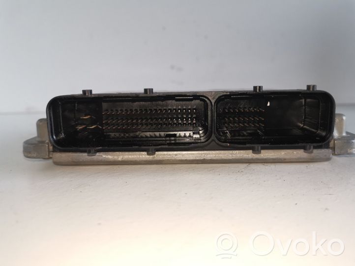 Opel Vectra B Sterownik / Moduł ECU 0281001873