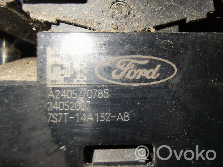 Ford Mondeo MK IV Sähkötoimisen ikkunan ohjauskytkin 7S7T14A132AB