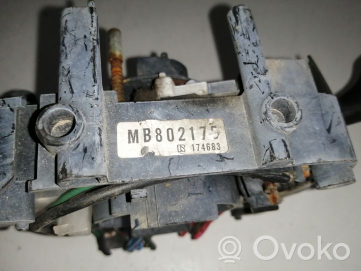 Mitsubishi Sigma Manetka / Przełącznik kierunkowskazów wycieraczek MB802175