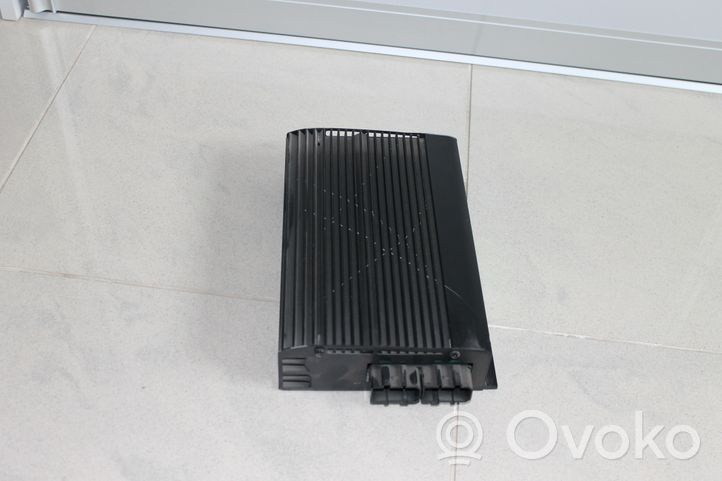 Volkswagen PASSAT B5.5 Sound amplifier 1J0035456A