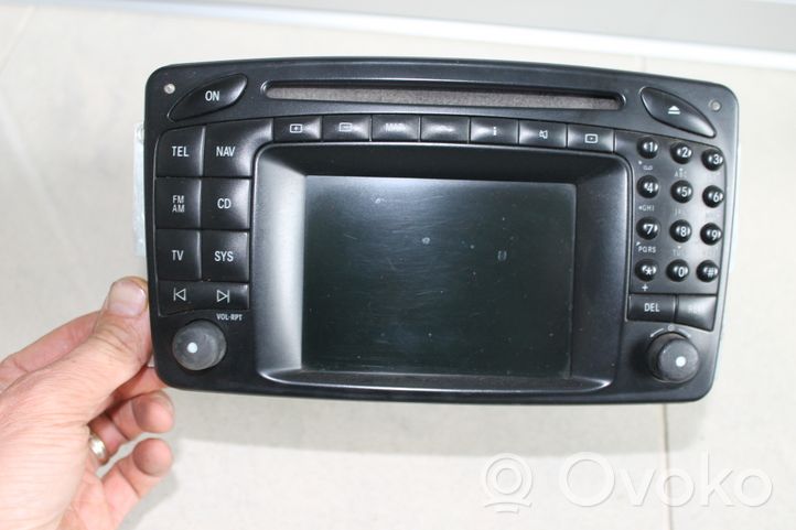 Mercedes-Benz CLK A209 C209 Panel / Radioodtwarzacz CD/DVD/GPS A2038275242