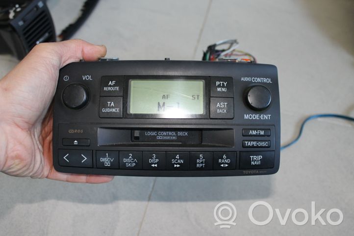 Toyota Corolla E120 E130 Panel / Radioodtwarzacz CD/DVD/GPS 8612002250