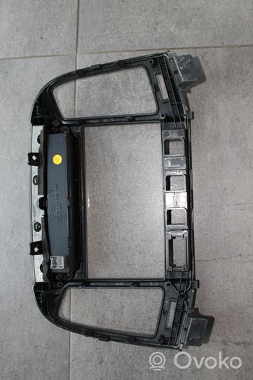 Hyundai Santa Fe Verkleidung Radio / Navigation 945102B000