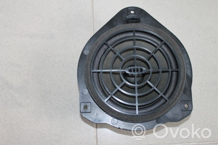 Audi A1 Garsiakalbis (-iai) galinėse duryse 8X0035411B