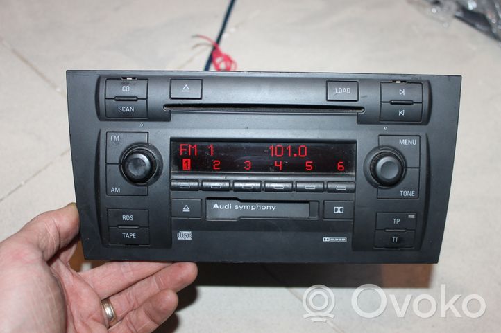 Audi A6 Allroad C5 Radio/CD/DVD/GPS-pääyksikkö CFA00031B