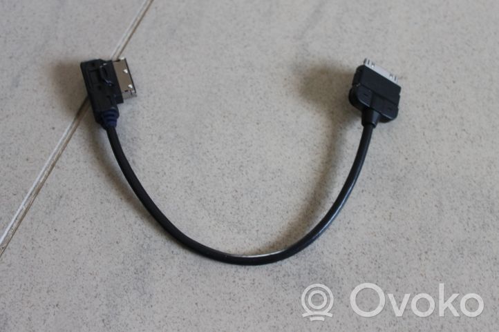 Volkswagen Golf VI iPod connector socket 000051446C